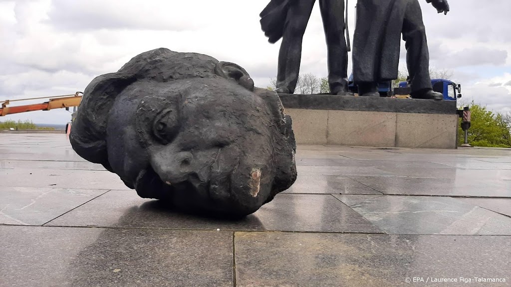 Kiev haalt beeld neer dat Russisch-Oekraïense band symboliseerde
