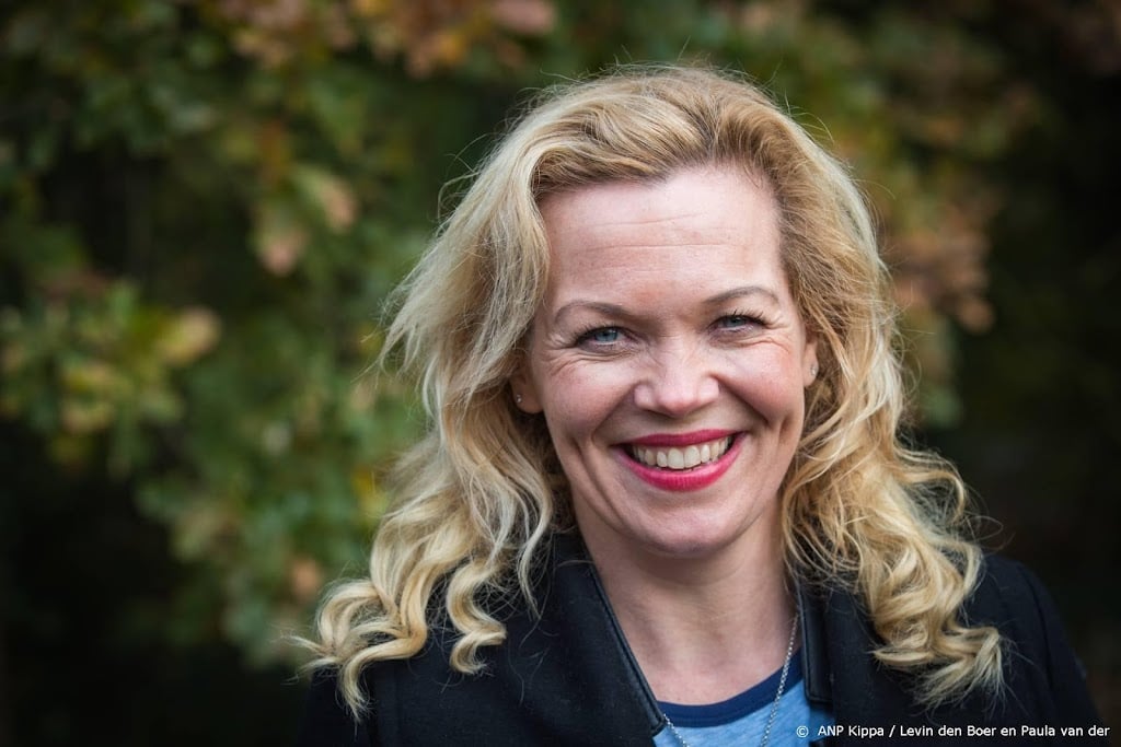 Roos Schlikker stapt op als gast VI na uitlatingen Derksen