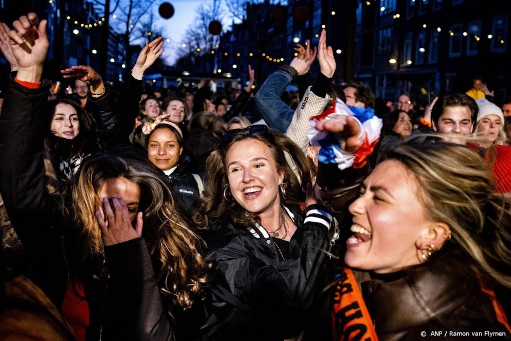 Koningsdag feestend ingeluid, meerdere locaties waren vol