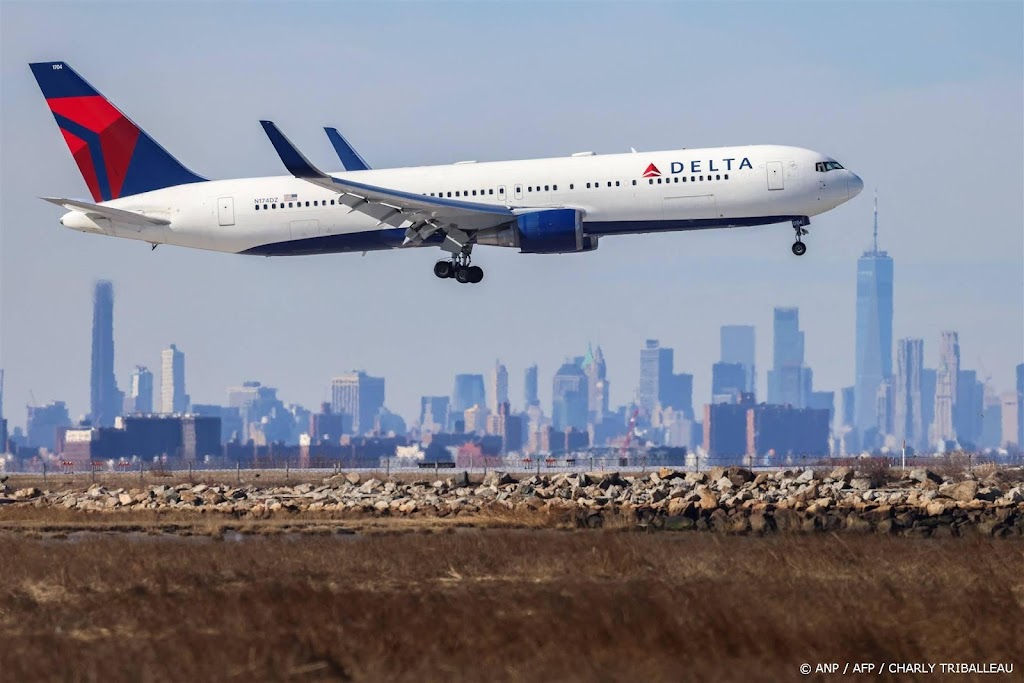 Noodglijbaan valt van Boeing vlak na vertrek uit New York