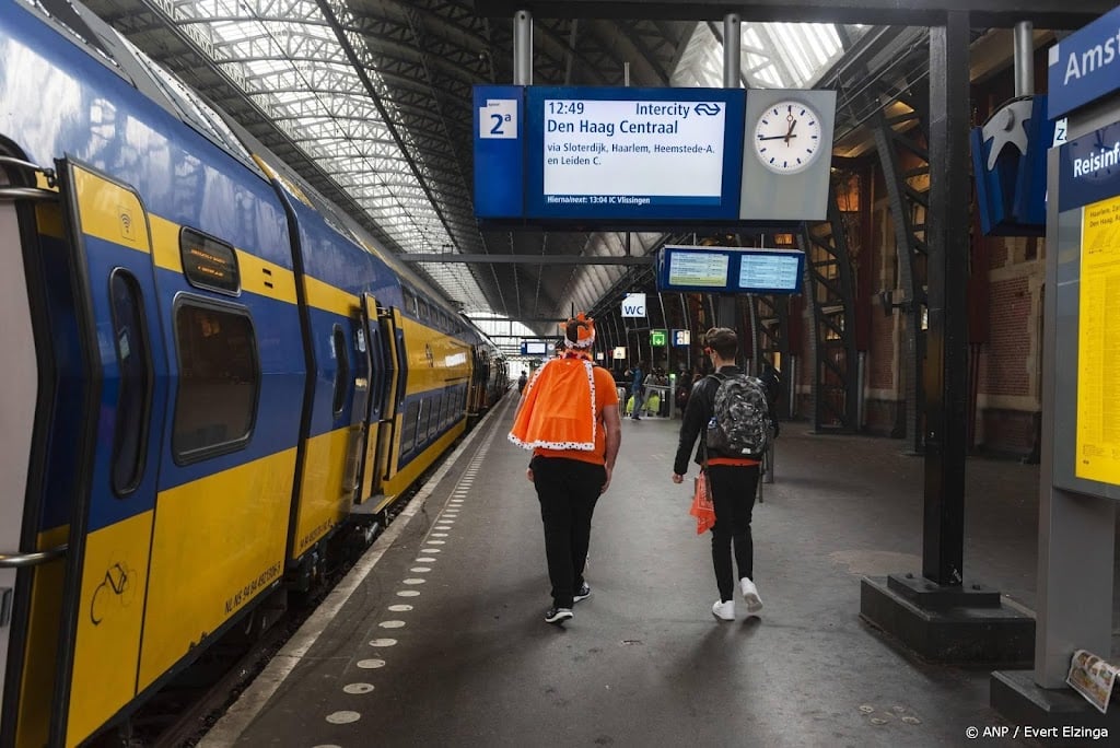 NS: vroege vogels al op pad, drukte in trein later verwacht