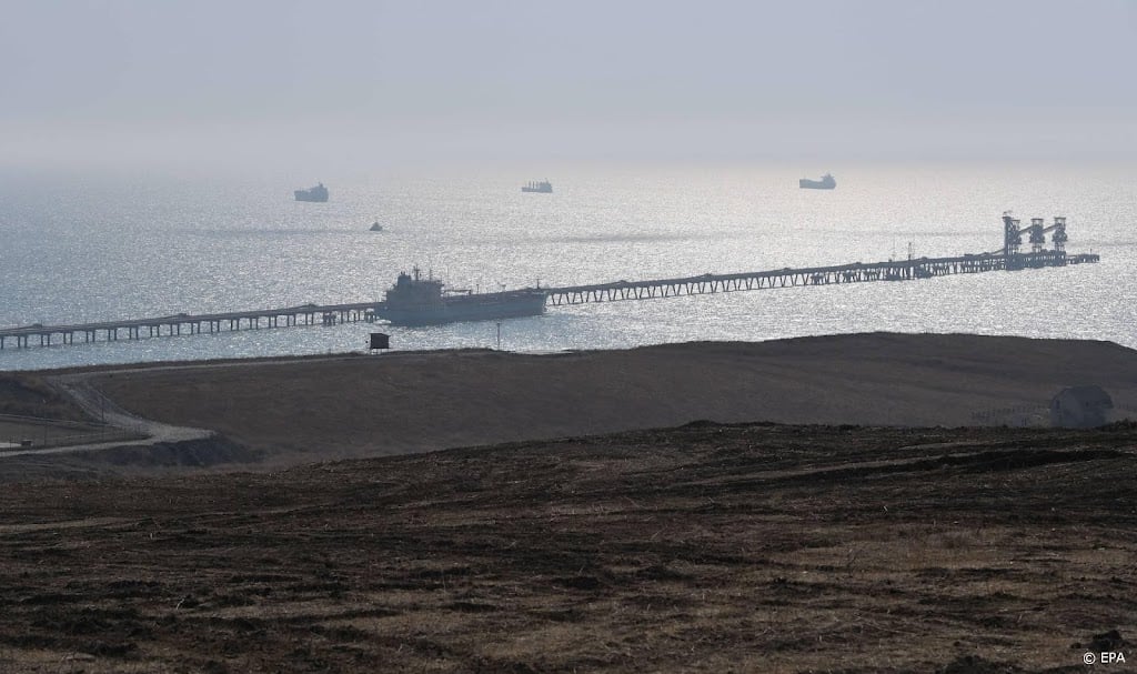 Onderzoeker: recordhoeveelheid Russische olie in tankers op zee
