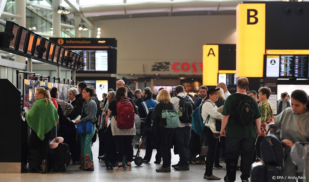 BBC: lange rijen op Britse luchthavens door storing e-gates