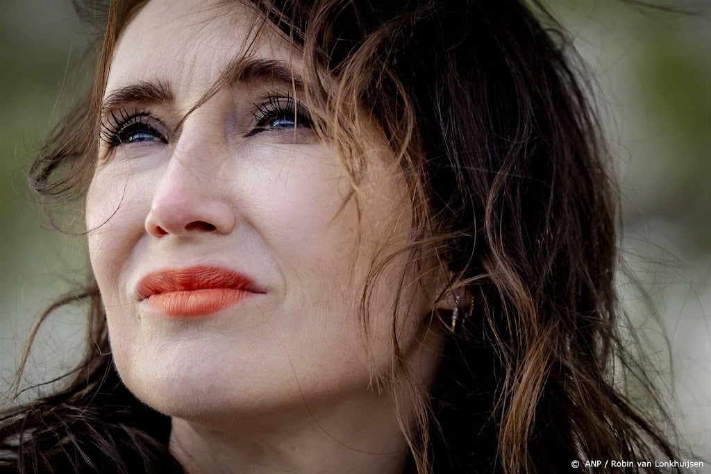 Actrice Carice van Houten aangehouden bij klimaatprotest