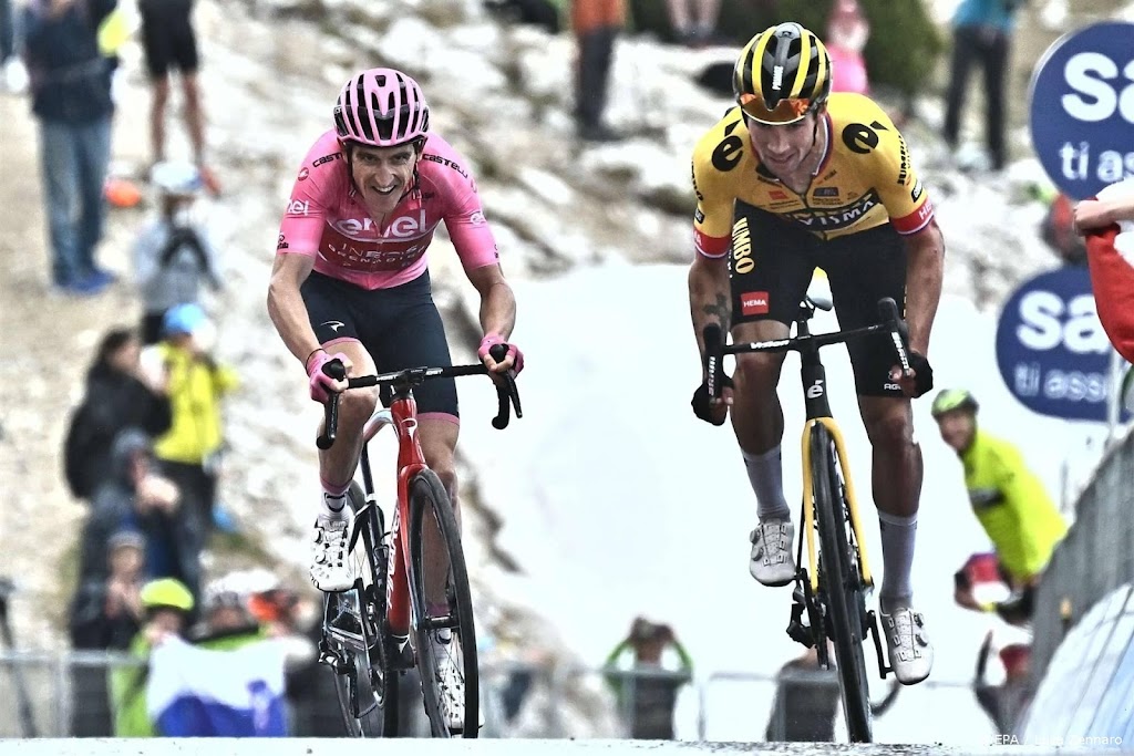 Roglic wint tijdrit en heeft eindzege Giro d'Italia bijna binnen