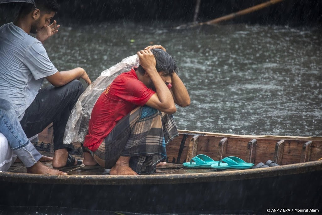 Miljoenen mensen in Bangladesh en India zonder stroom door cycloon