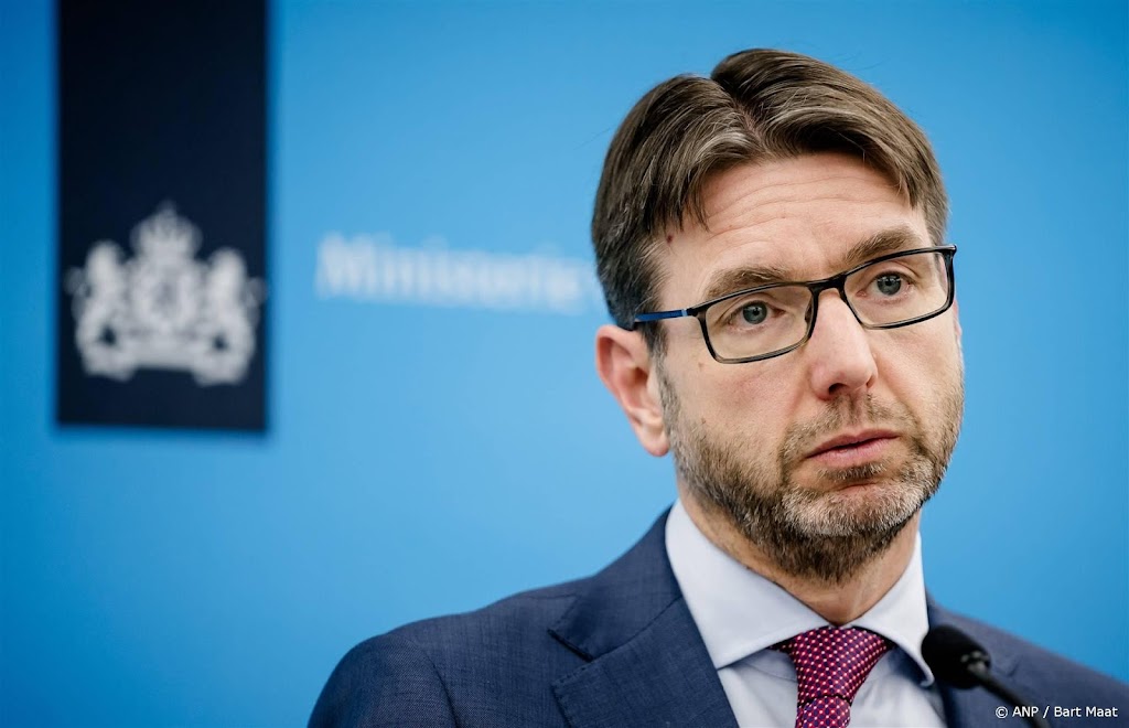 Minister wil actie van banken om discriminatie tegen te gaan