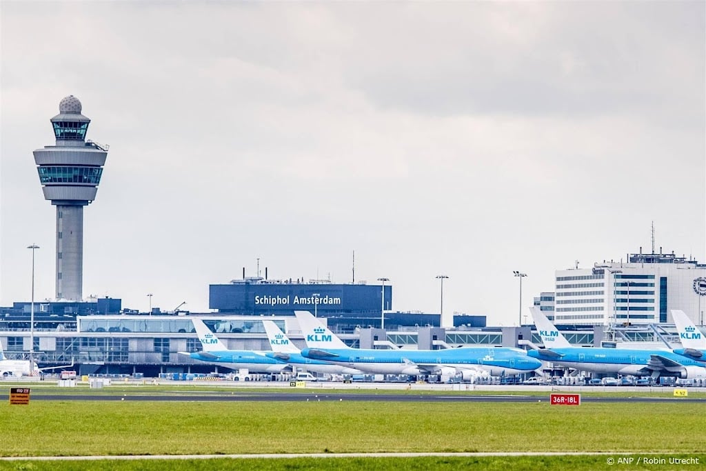 FNV: vaste banen en hoger loon nodig tegen criminaliteit Schiphol