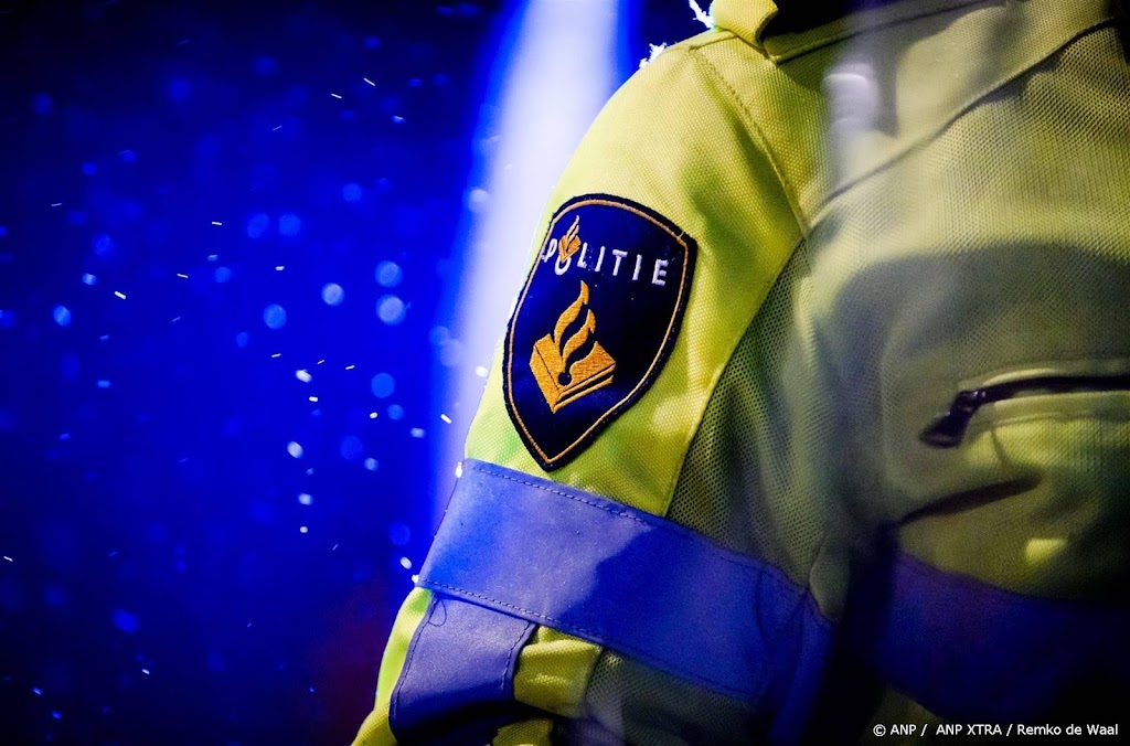 Politie gaat tientallen mensen arresteren bij protest Amsterdam