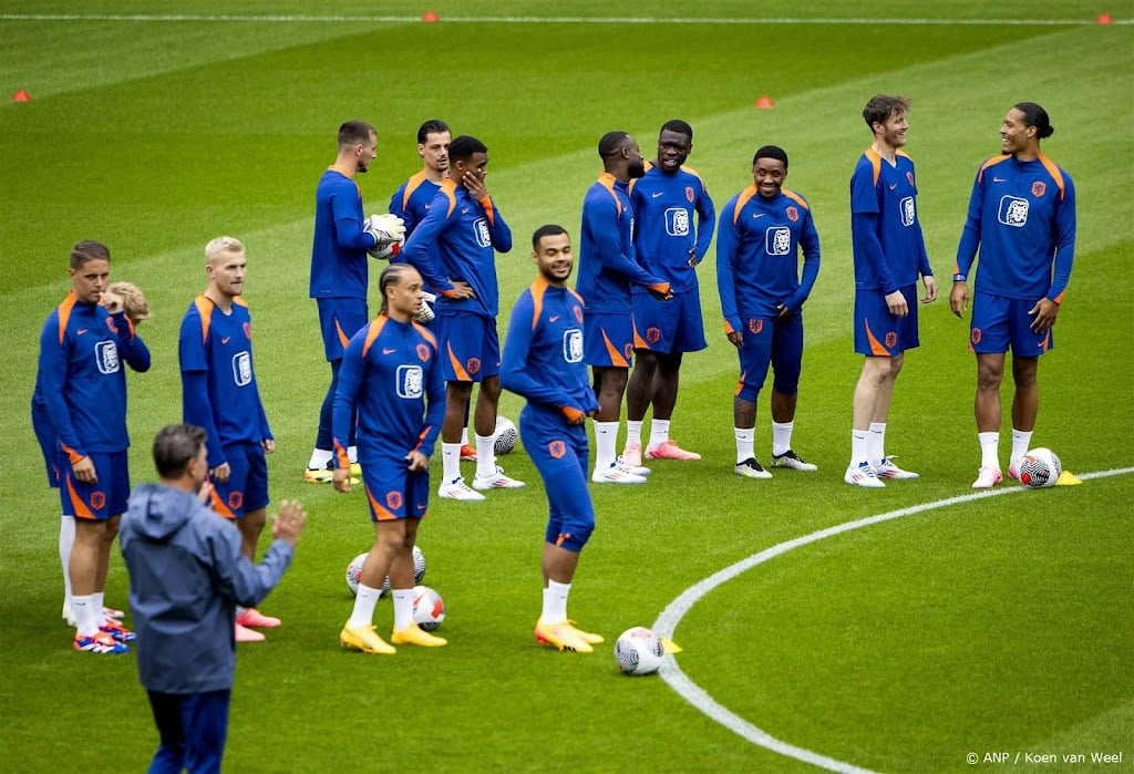 Oranje hoort nog niet bij de favorieten voor het EK in Duitsland
