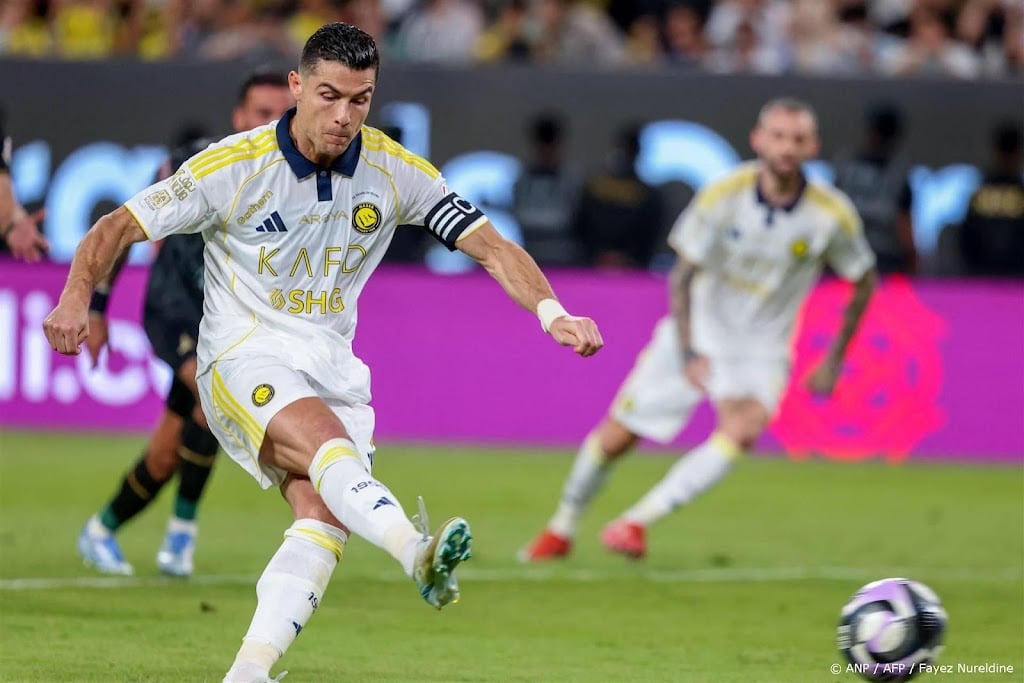 Cristiano Ronaldo hint op vertrek bij Al-Nassr