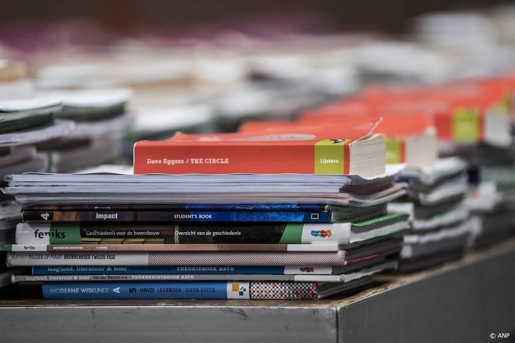 Tweede Kamer wil af van jaarlijks nieuwe schoolboeken