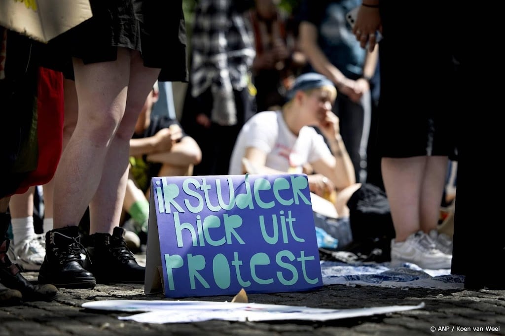 Studenten hbo en wo tevreden over opleiding en docenten