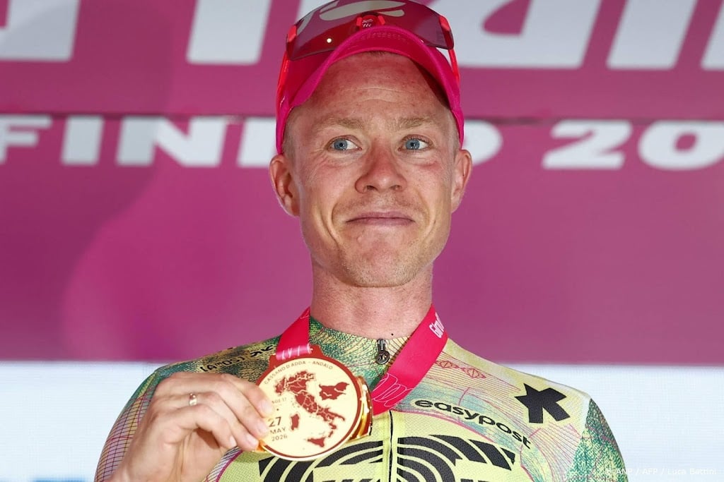 Deense wielrenner Valgren wint zeventiende rit in Giro d'Italia 