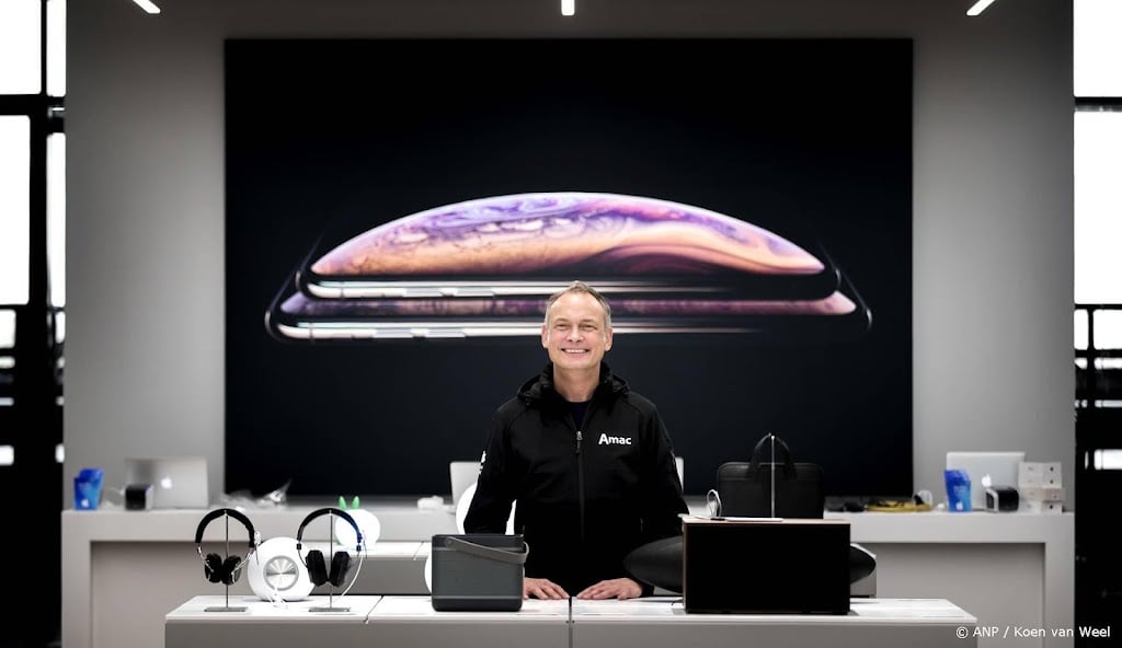 Oprichter Apple-keten Amac doet stap terug