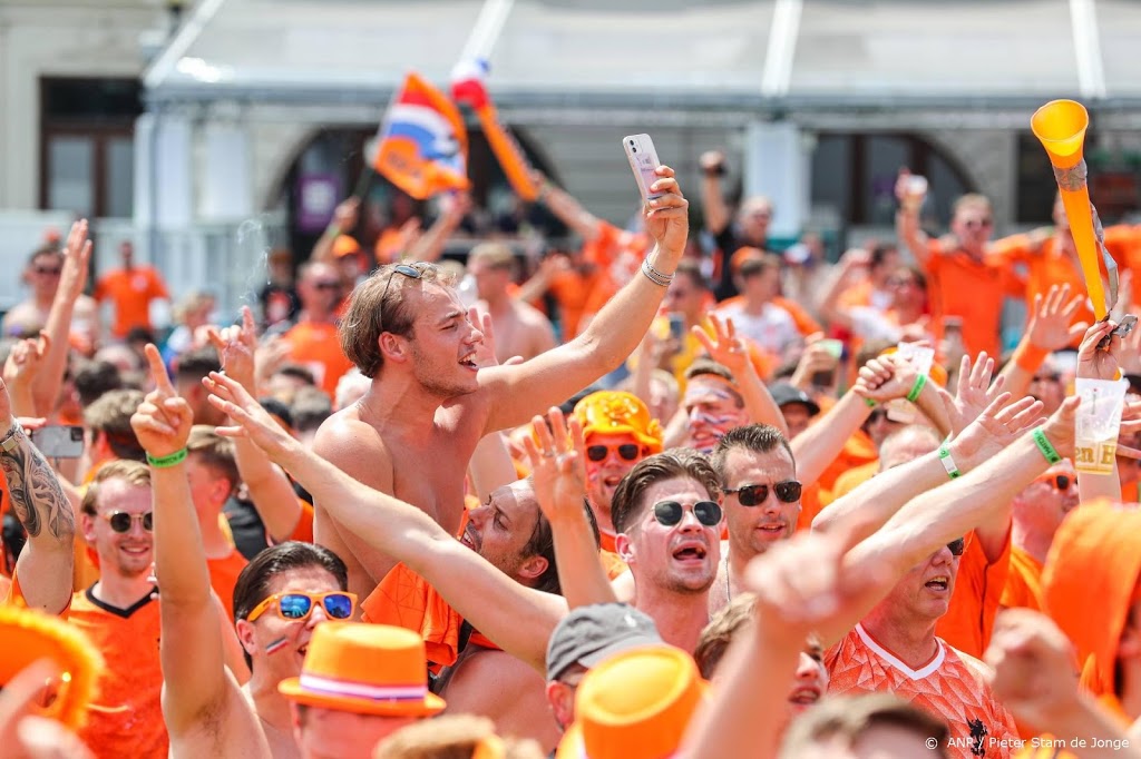 Voor de Oranjefans in Boedapest is het EK nu echt begonnen