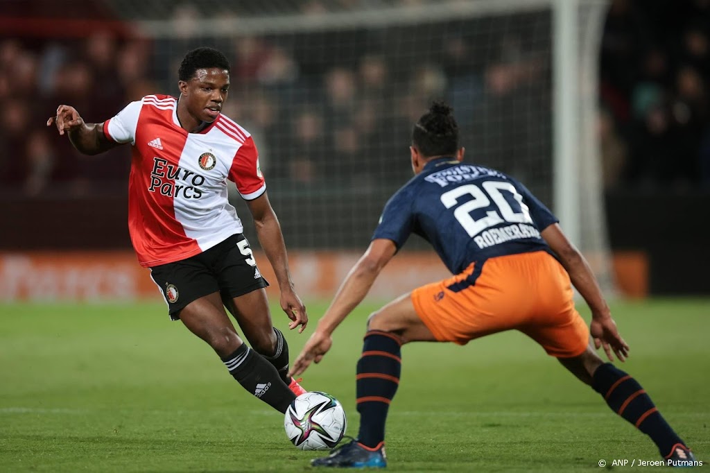 Feyenoord-trainer Slot rekent op vertrek Malacia