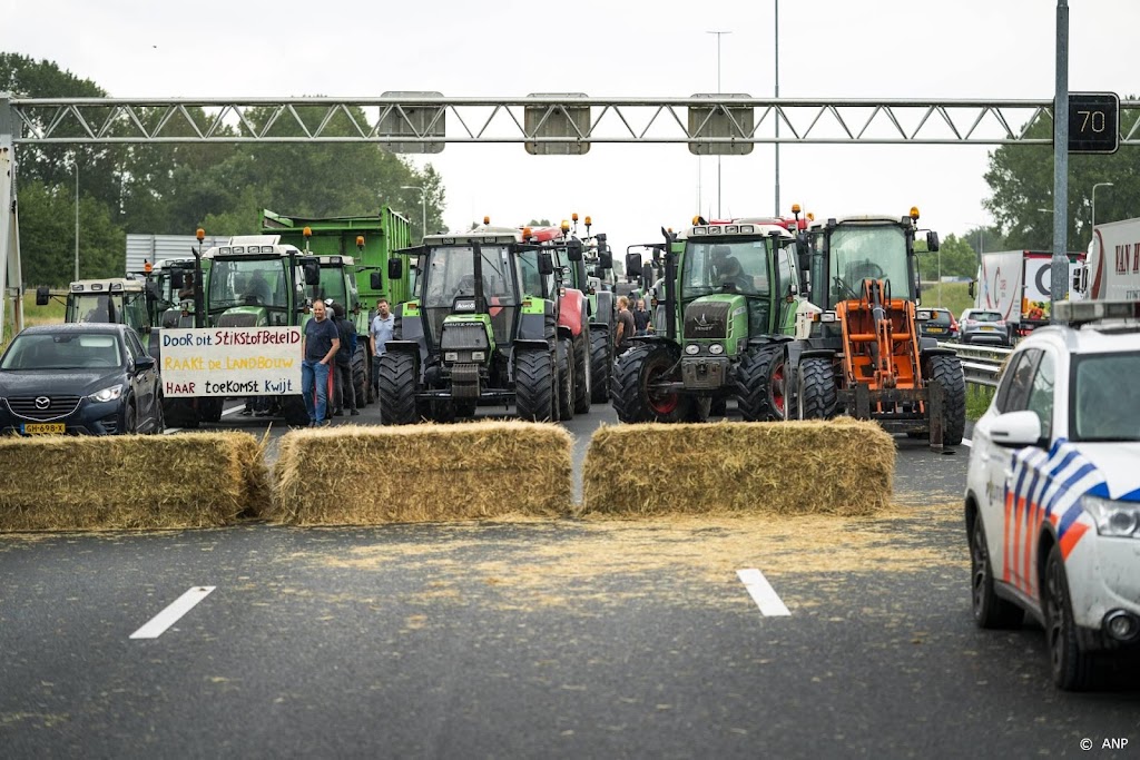 Acties boeren op snelwegen en elders tot laat in de avond