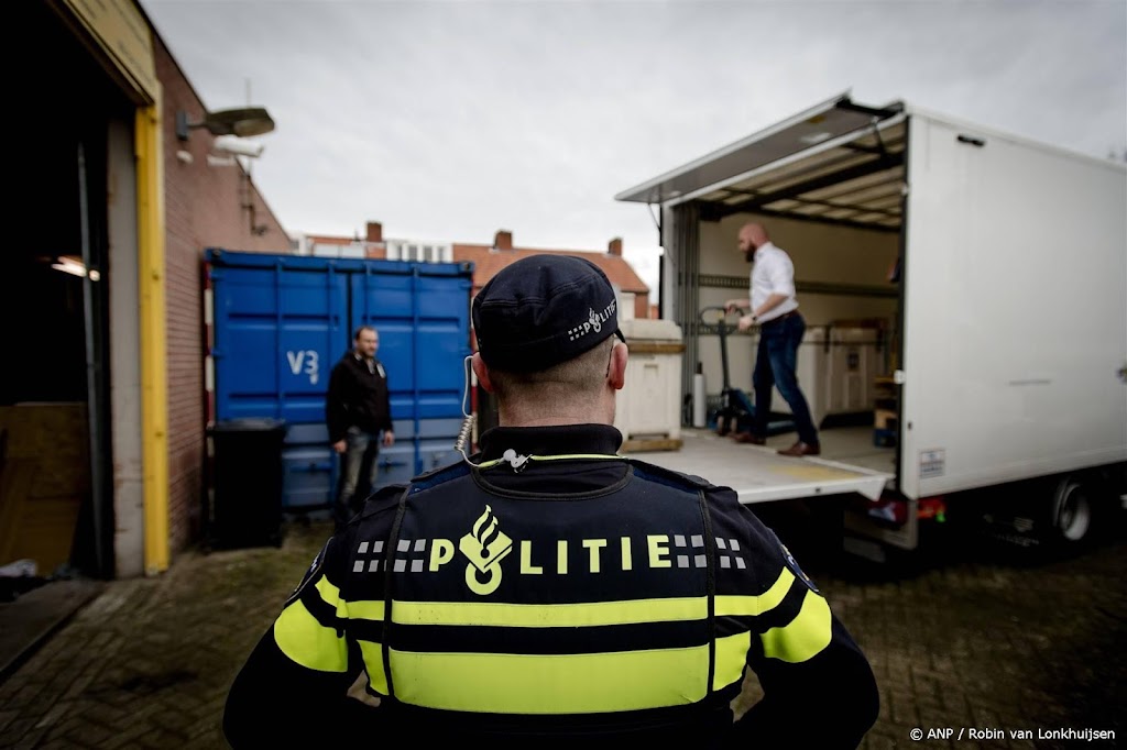 Helft Overijsselaars terughoudend met melden drugscriminaliteit