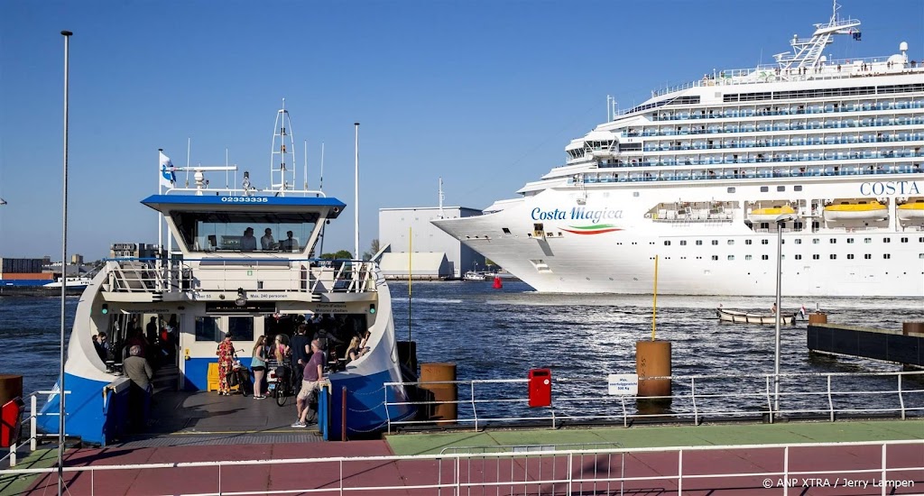 Amsterdam wil cruiseschepen in 2035 centrum uit hebben