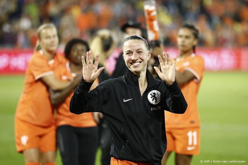 Oranjevrouwen winnen besloten oefenduel met 3-0 van Finland
