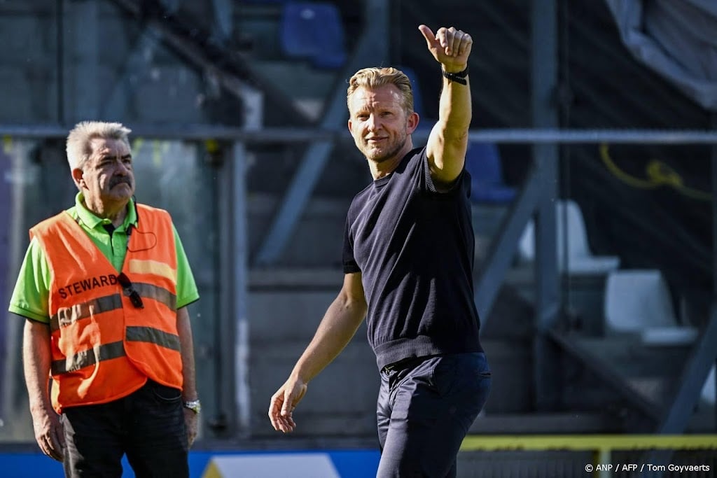 Kuijt volgt bij FC Dordrecht Boel op als hoofdtrainer