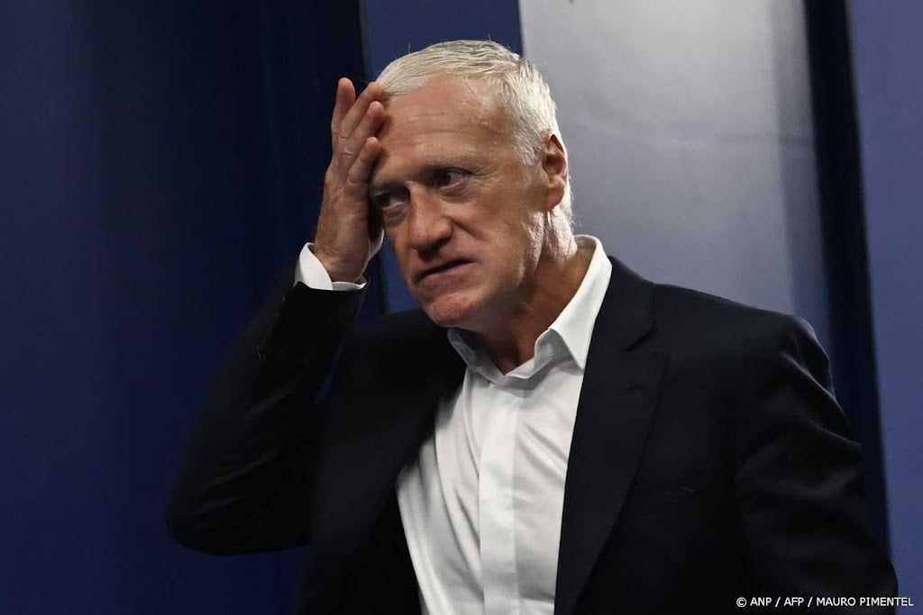Deschamps sluit zaterdag na uitvaart moeder weer aan bij Fransen