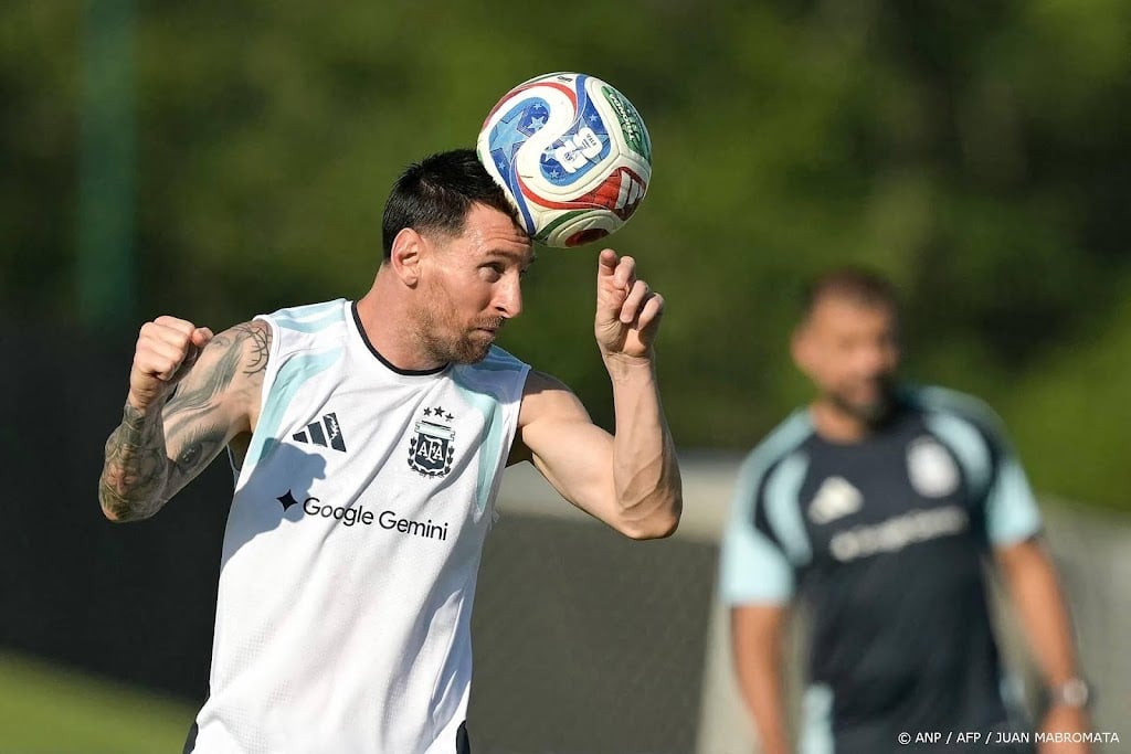 Argentijnse bondscoach spaart WK-topscorer Messi tegen Jordanië 