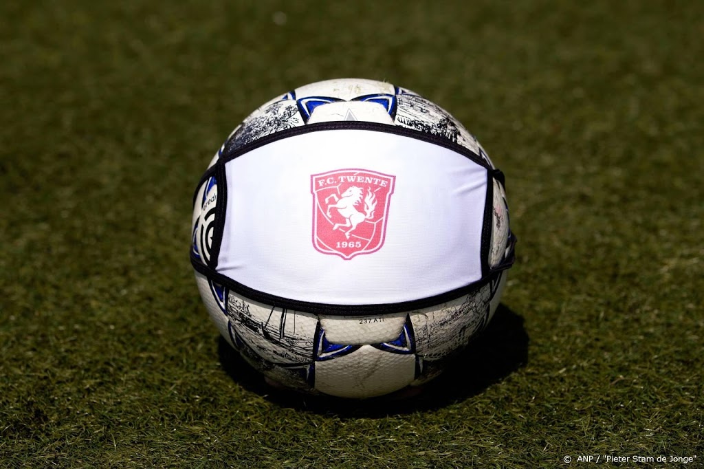 FC Twente huurt Markelo van Everton
