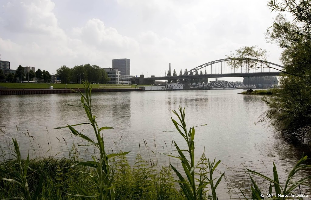 Bruggen over Waal en Rijn bij Nijmegen en Arnhem weken dicht