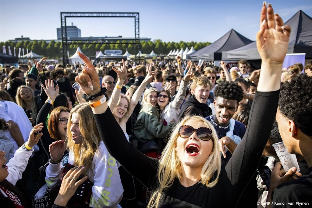 Zorgen poppodia en festivals, ondanks weer veel publiek in 2022