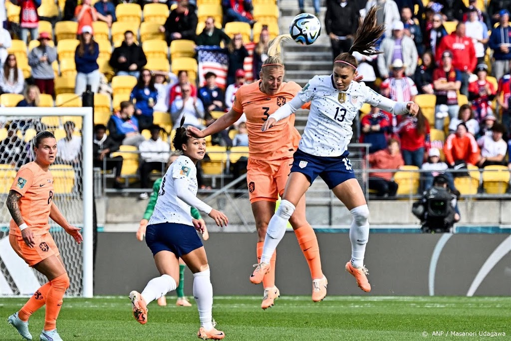 Stefanie van der Gragt om 'lichte klachten' van veld na kopduel