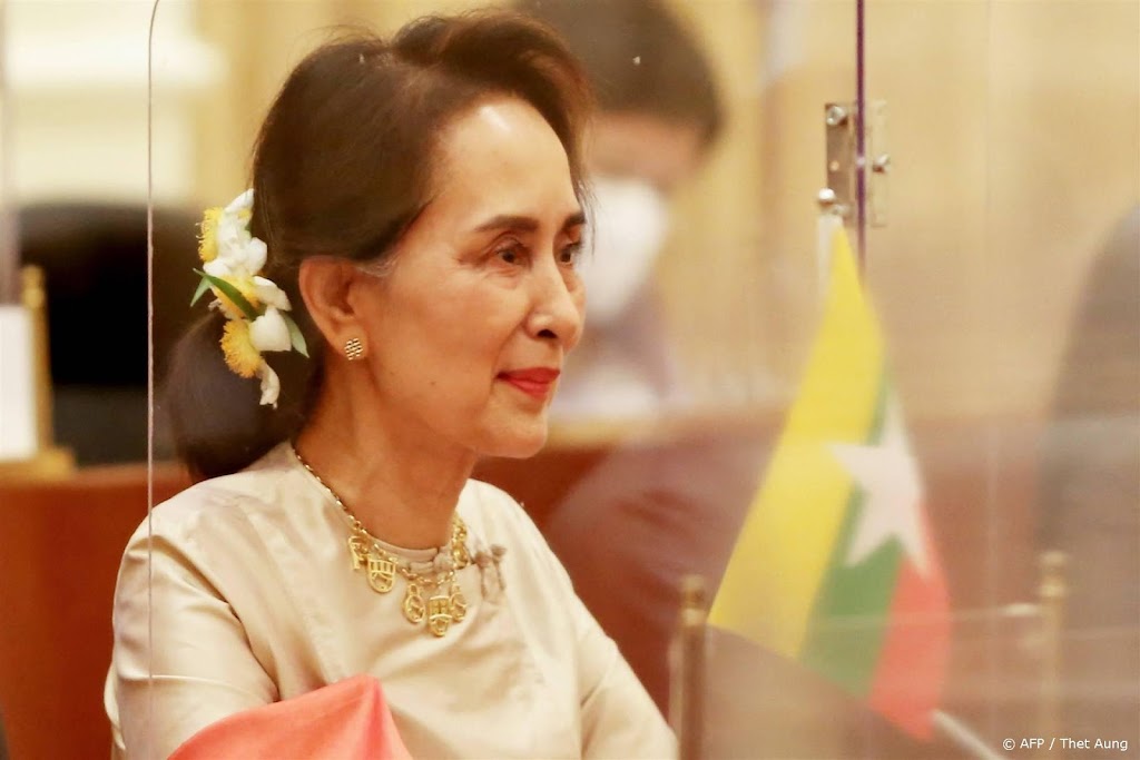Aung San Suu Kyi krijgt huisarrest na jaar van eenzame opsluiting