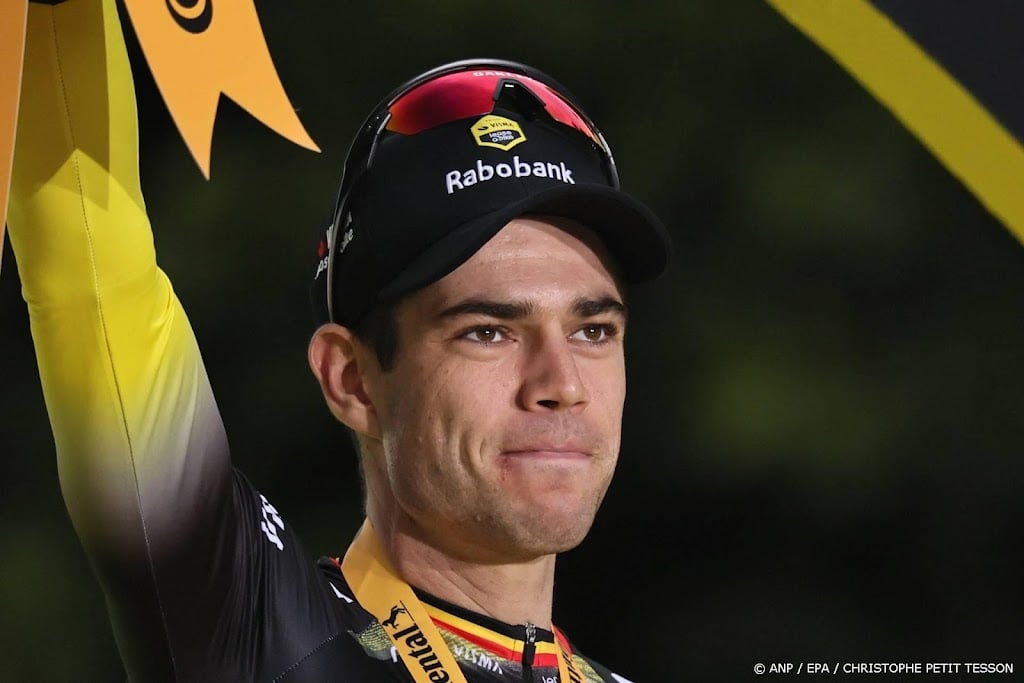 Van Aert sluit Tour af met spectaculaire zege