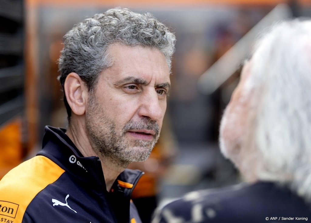 Teambaas McLaren maakt excuses aan Sainz voor gedrag Piastri