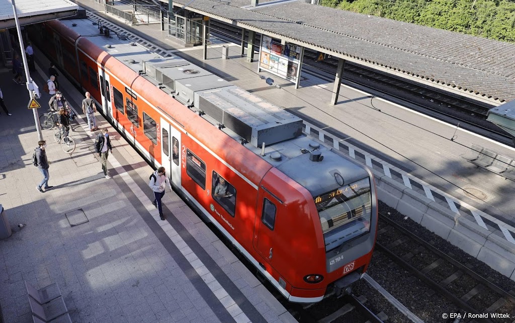 1 op 3 Duitsers liet auto staan door goedkoop treinkaartje