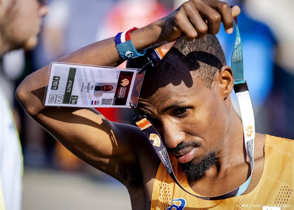 Nageeye stapt in marathon WK uit met 'zware ballonnenbenen' 