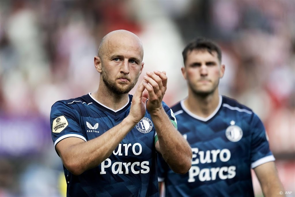 Feyenoord begint met aanvoerder Trauner in de basis tegen Almere