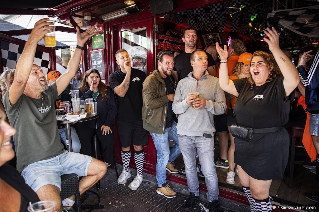 Formule 1-fans volgen race in Zandvoortse kroegen