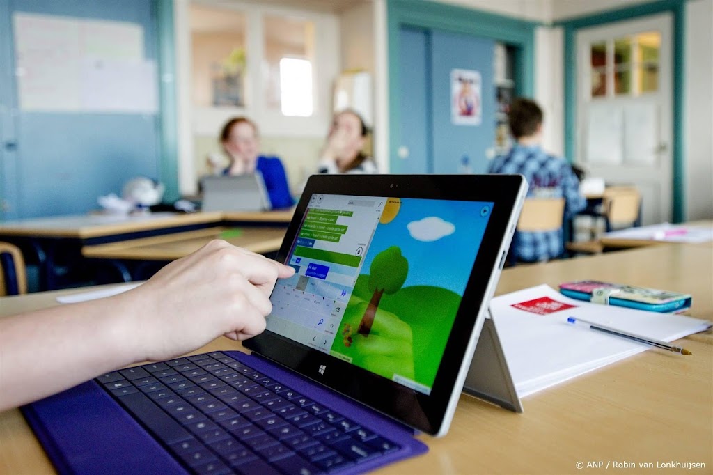 Leergeld Nederland wil kosteloos laptop voor scholier