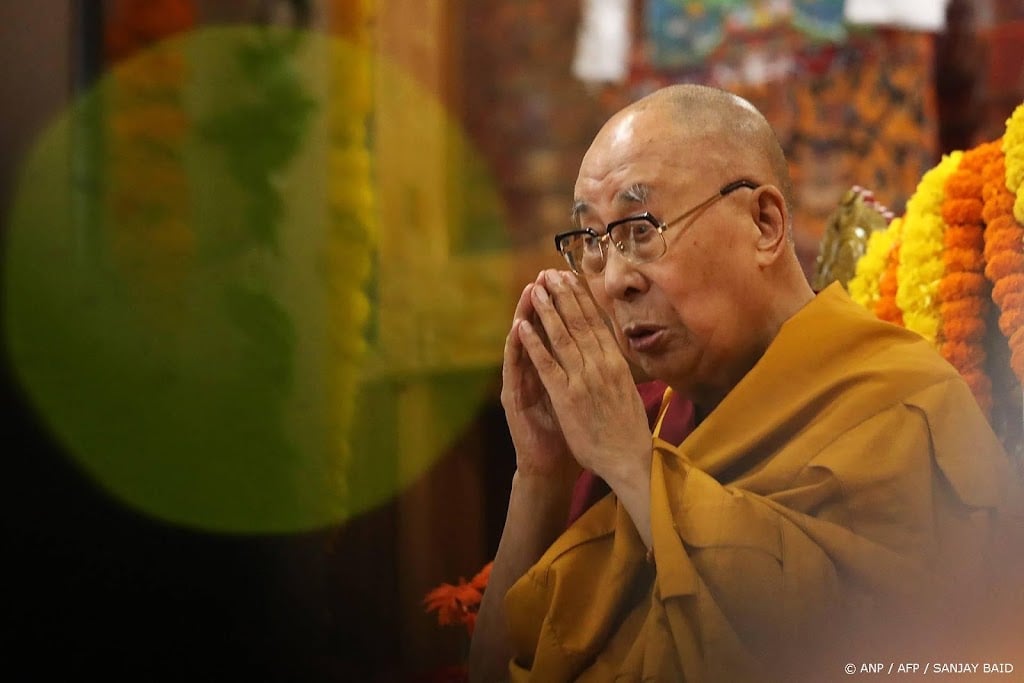 Dalai Lama betuigt medeleven na overstromingen Nepal en Tibet