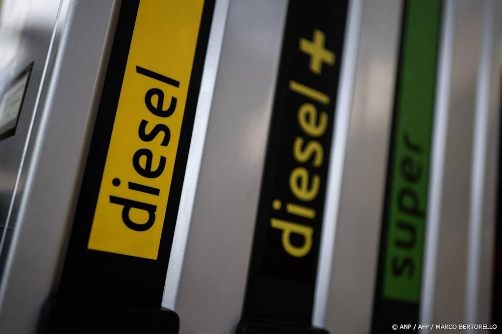 Diesel bijna 4 cent goedkoper aan de pomp door dalende olieprijs