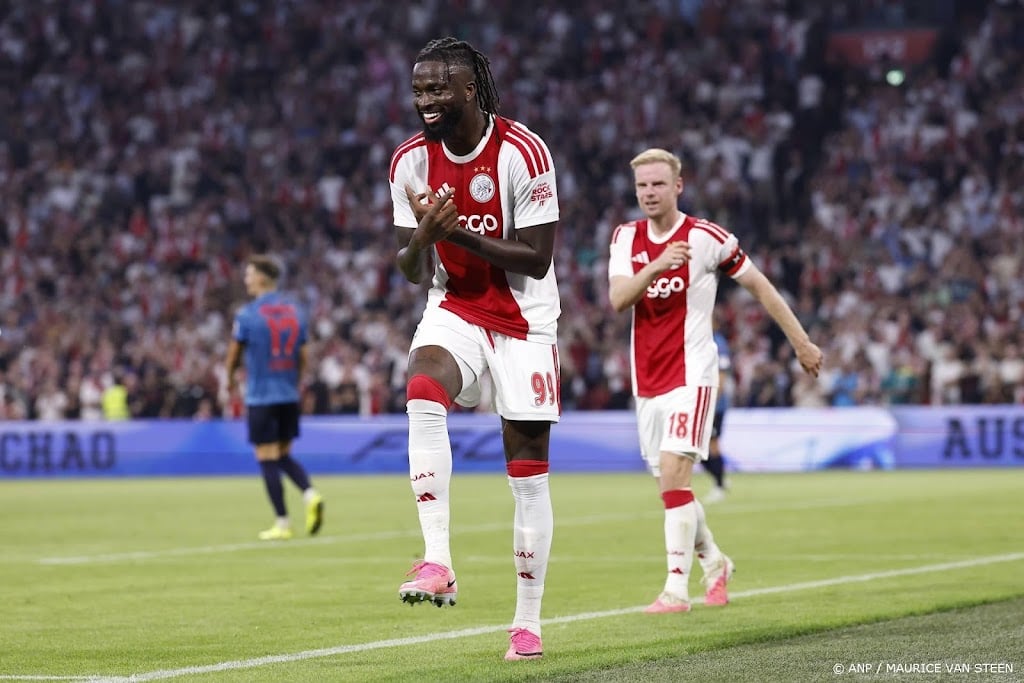 Ajax verslaat Sion en staat in hoofdtoernooi Conference League