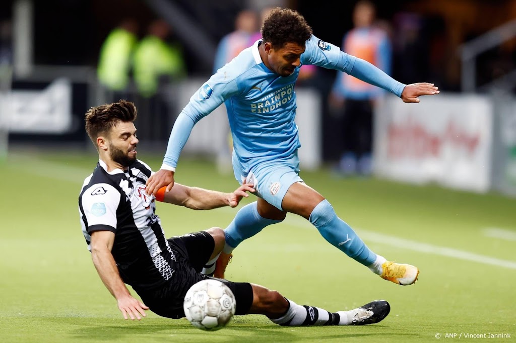 Matig PSV begaat bij Heracles Almelo eerste misstap