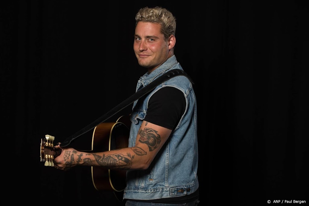 Douwe Bob zet streep door tour vanwege coronatoegangsbewijs