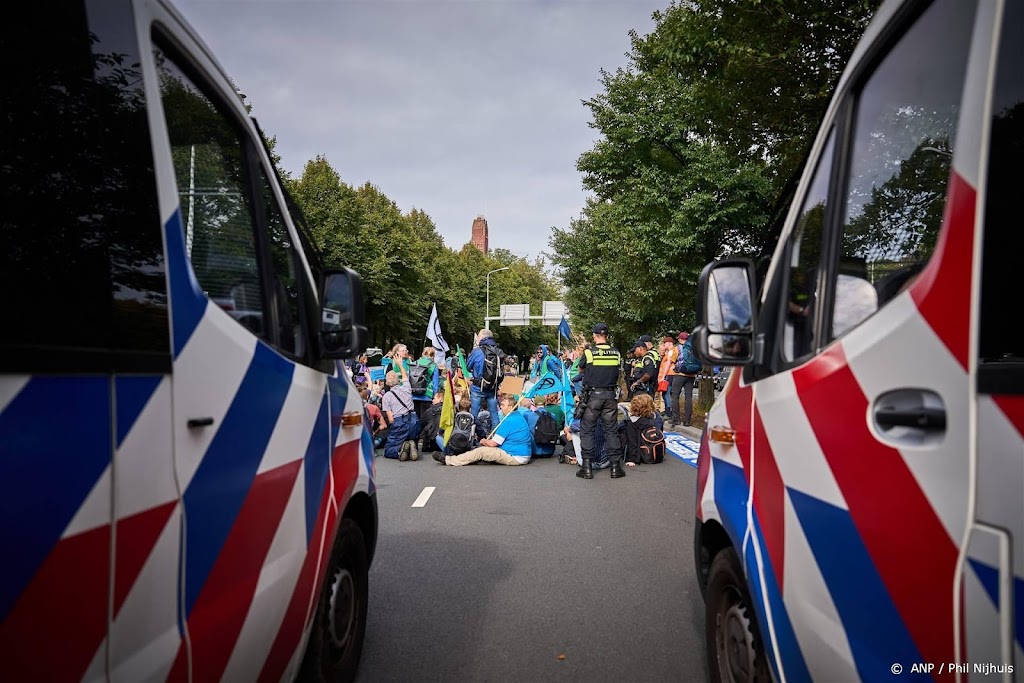 Burgemeester: minder agenten bij A12-blokkade door Ajax-Feyenoord