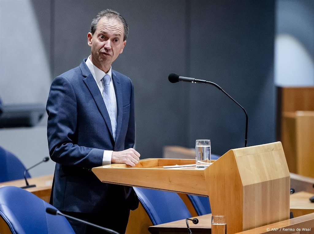 Van Hijum (NSC) strenge asielregels komen er linksom of rechtsom