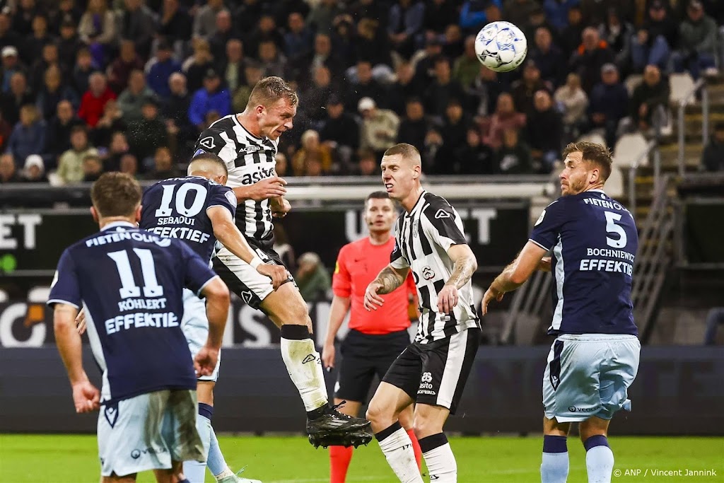 Heracles wint in Almelo in slotfase van Heerenveen: 2-1