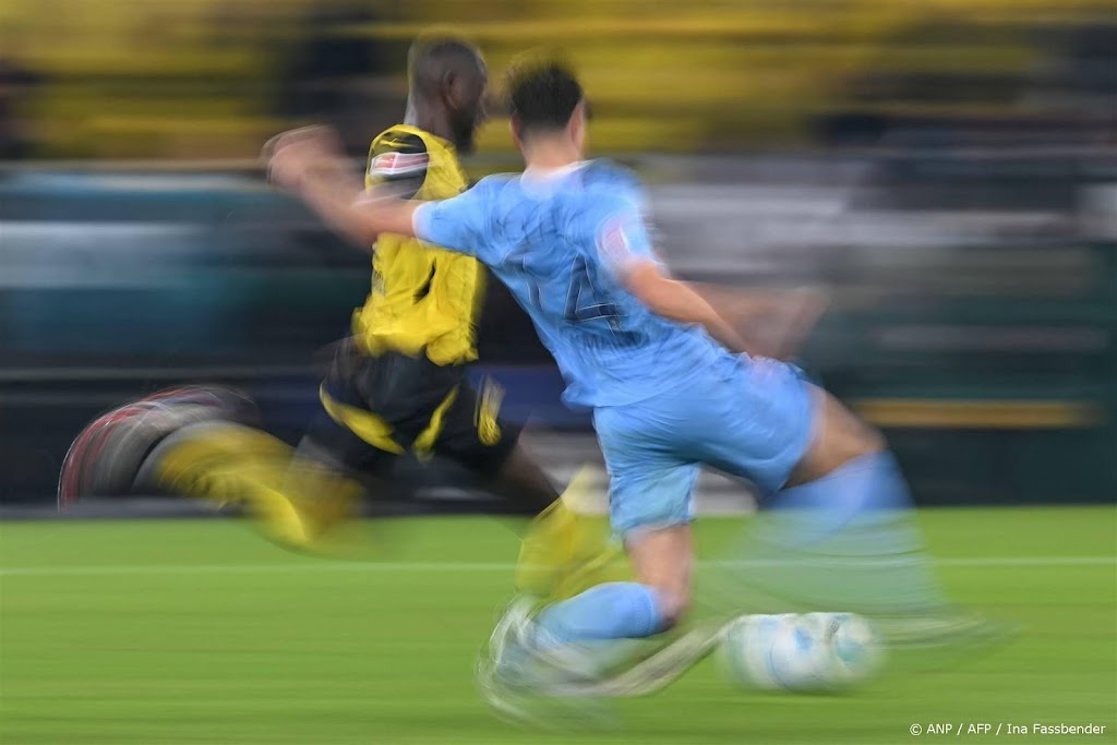 Treffer De Wit kan nederlaag Bochum bij Dortmund niet voorkomen