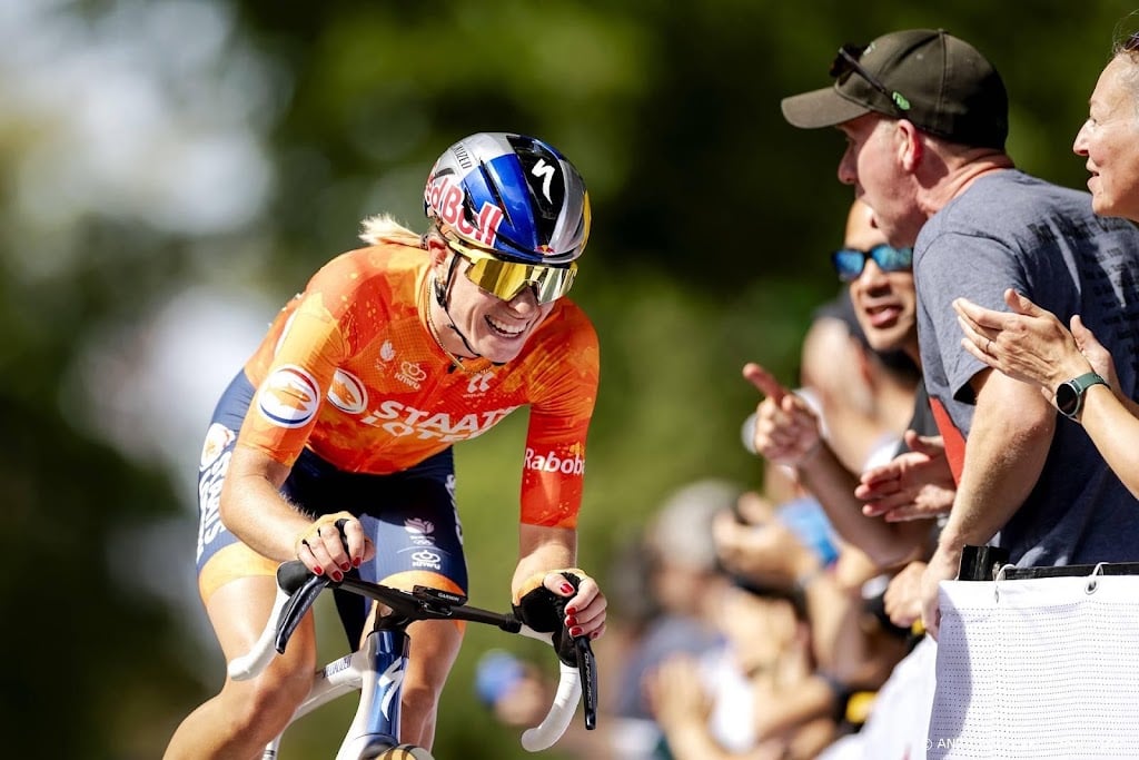 Wereldkampioene Vollering krijgt boete van wielerbond UCI